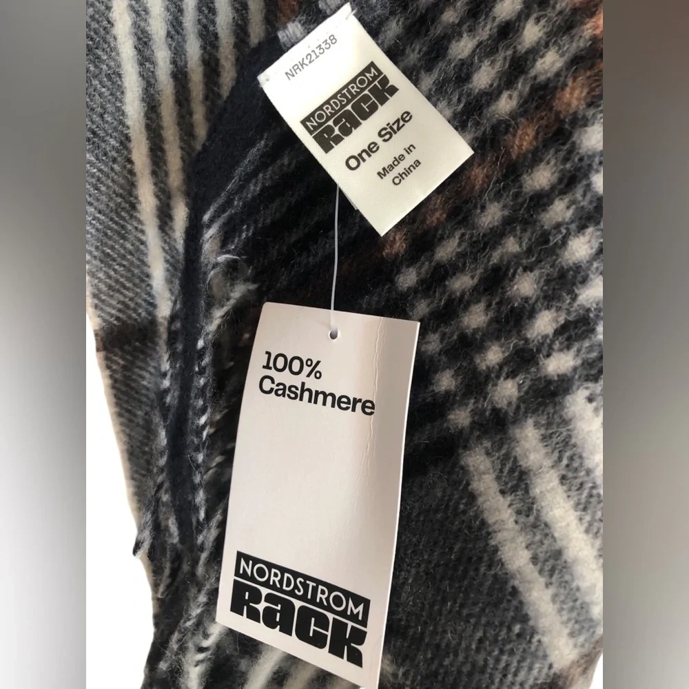 NWT Nordstrom 100% Cashmere Men's Beige, Cream Gray Plaid Fringe Scarf